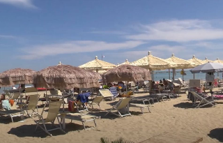 Pescara, stagione balneare al via: rincari in spiaggia, l’Abruzzo tra le regioni più colpite