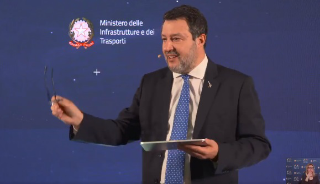Salvini sul caso Pescara: “Il taser viene usato quando serve, ha evitato reati”